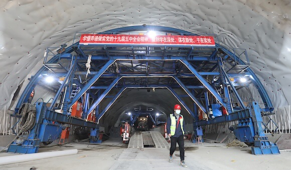 渝湘水江隧道出口双洞明洞项目