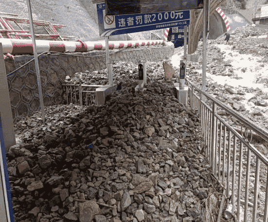 安全责任重于泰山——奉建高速1标段2标段4标段遭遇大暴雨